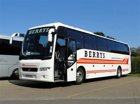 berrys coaches to gatwick.